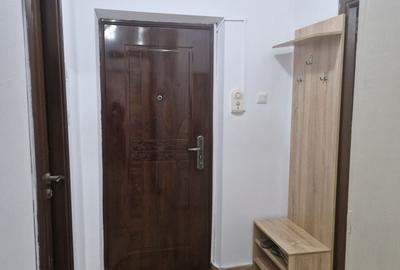 Garsonieră decomandată în 13 Septembrie