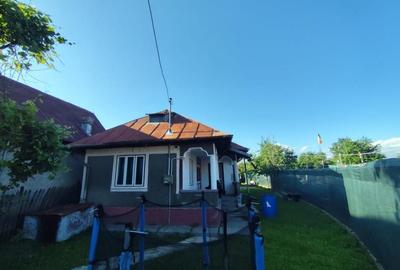 Casă individuală cu 3 camere cu Canalizare în Cocorăștii Mislii
