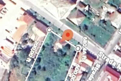 Teren de 2000 mp, în Central - 1
