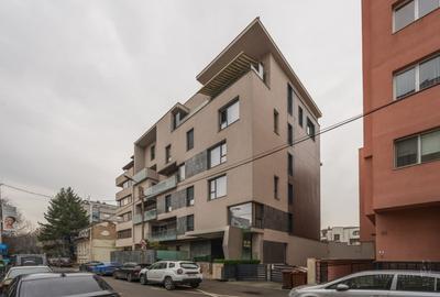 Apartament cu 4 camere decomandat, mobilat în Aviatorilor