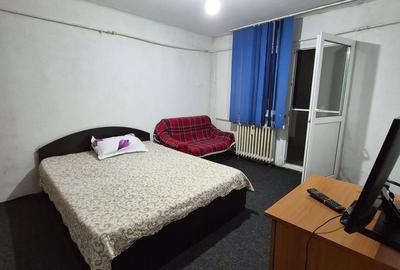 Garsonieră decomandată în Rovine