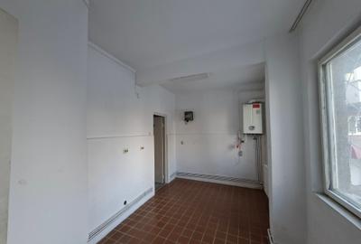 Birou, de 80 mp, în Central - 4