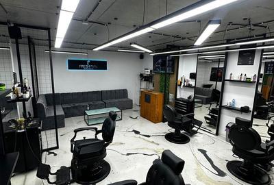 Spațiu comercial, de 42 mp, în Tractorul