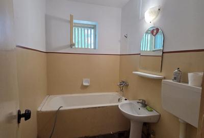 Apartament cu 2 camere semidecomandat în Podgoria