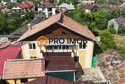 Casă individuală cu 6 camere cu Teren 207 Mp în 1 Decembrie