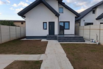 Casă cu 4 camere în Central - 6