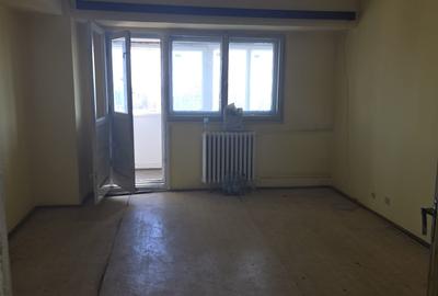 Apartament cu 3 camere decomandat în Apărătorii Patriei - 3