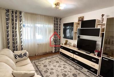 Apartament cu 4 camere decomandat, mobilat în Sud