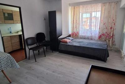 Apartament cu 4 camere decomandat în Central - 1