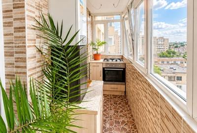 Apartament cu 3 camere decomandat în Republicii