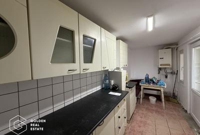 Casă individuală cu 4 camere cu Canalizare în UTA - 11
