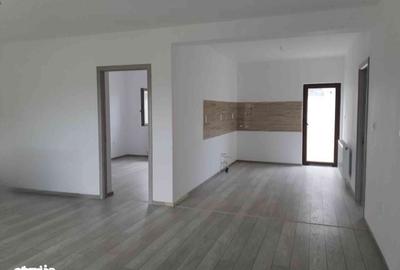 Casă cu 4 camere cu Teren 250 Mp în Malu Mare - 7