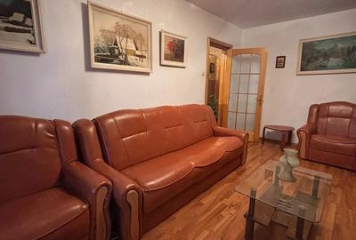 Apartament cu 3 camere decomandat în Metalurgie