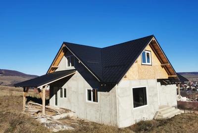 Casă cu 4 camere cu Teren 548 Mp în Precista
