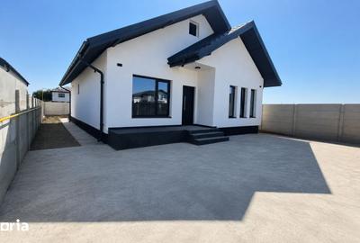 Casă cu 4 camere cu Teren 350 Mp în Central