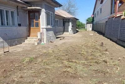 Casă cu 3 camere în Central