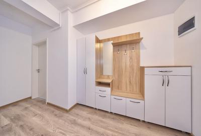 Apartament cu 2 camere semidecomandat, mobilat în Tractorul - 7