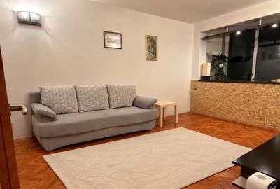 Apartament cu 3 camere semidecomandat, mobilat în Berceni
