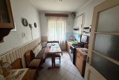 Casă cu 4 camere în Central - 1