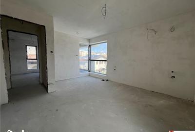Apartament cu 5 camere în Central - 3