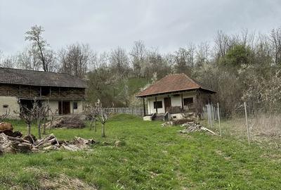 Teren de 2700 mp, în Pietrari - 2