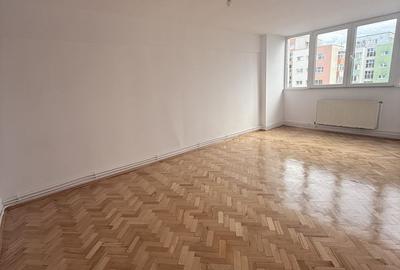 Apartament cu 3 camere semidecomandat în Central - 6