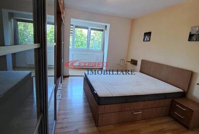 Apartament cu 3 camere semidecomandat în Titan