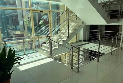 Apartament cu 3 camere decomandat, mobilat în Take Ionescu - 1