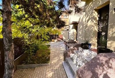 Casă cu 5 camere cu Teren 183 Mp în Vatra Luminoasă