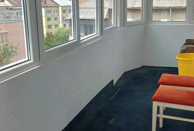 Apartament cu 2 camere decomandat în Traian