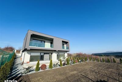 Casă cu 4 camere cu Teren 490 Mp în Șelimbăr