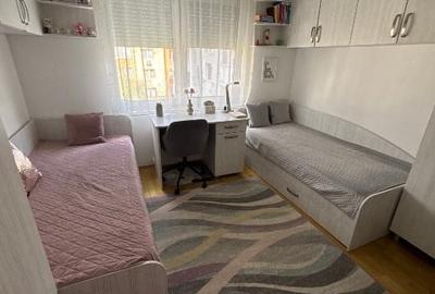 Apartament cu 3 camere decomandat, mobilat în Tudor