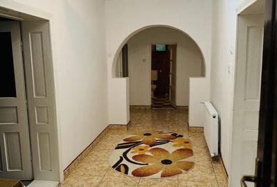 Casă cu 6 camere cu Teren 1000 Mp în Central - 8