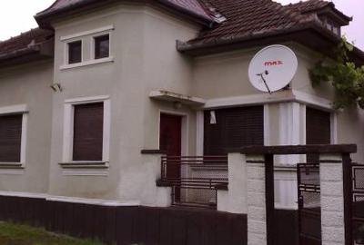 Casă cu 4 camere cu Teren 728 Mp în Gurahonț