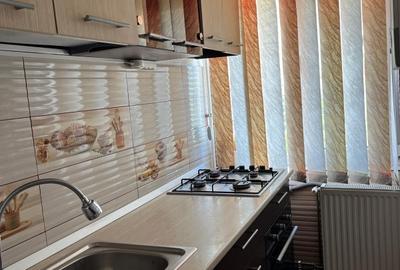 Apartament cu 2 camere semidecomandat în Micro 6 - 7