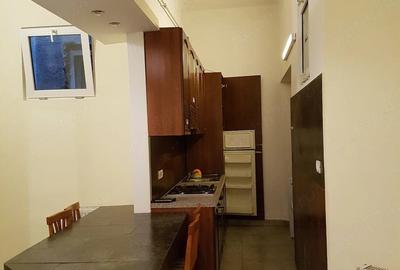 Apartament cu 5 camere decomandat în Central - 3