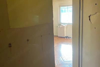 Apartament cu 3 camere decomandat în Zorilor