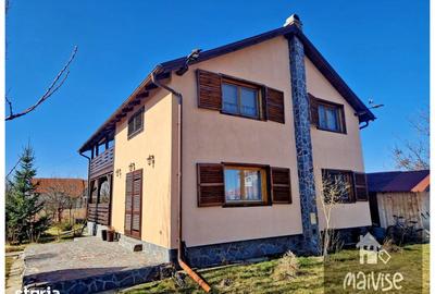 Casă cu 5 camere decomandat cu Teren 927 Mp în Hărman