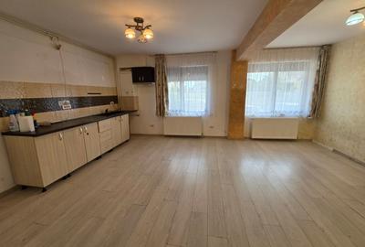 Apartament cu 3 camere semidecomandat în Nicolae Grigorescu