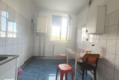 Apartament cu 2 camere semidecomandat în Craiovei