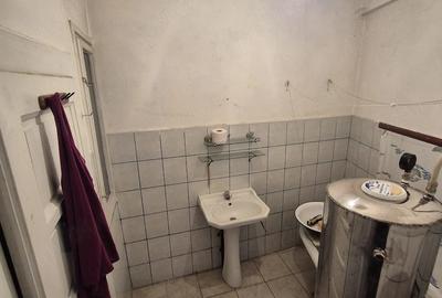 Casă cu 3 camere cu Teren 200 Mp în Decebal - 2
