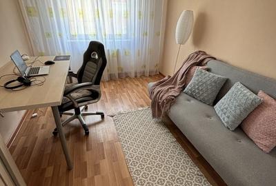 Apartament cu 3 camere decomandat în Astra - 2