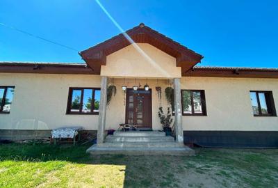 Casă cu 4 camere în Popoveni