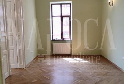 Apartament cu 3 camere semidecomandat în Central - 1