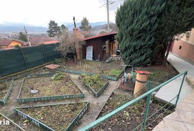 Casă cu 4 camere cu Teren 1329 Mp în Petros - 2