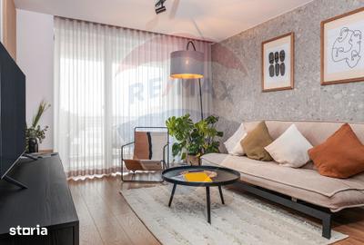 Apartament cu 3 camere decomandat în Tractorul