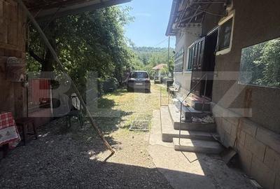Casă cu 4 camere cu Teren 1000 Mp în Voinești