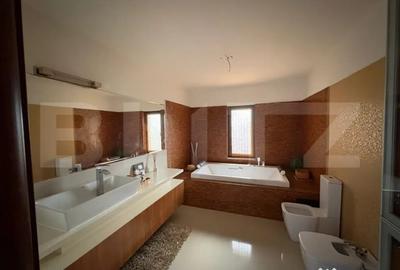 Casă cu 7 camere cu Teren 820 Mp în Păulești - 10