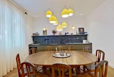 Apartament cu 5 camere decomandat, mobilat în Arcul de Triumf