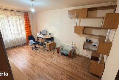 Casă cu 6 camere cu Teren 464 Mp în Cârcea - 2